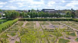 036 Schlossgarten
