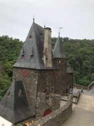 127 Burg Eltz